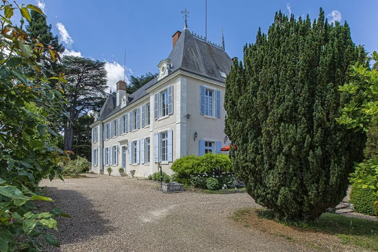 MOBILIER DU CHATEAU DE P. (Loir-et-Cher)